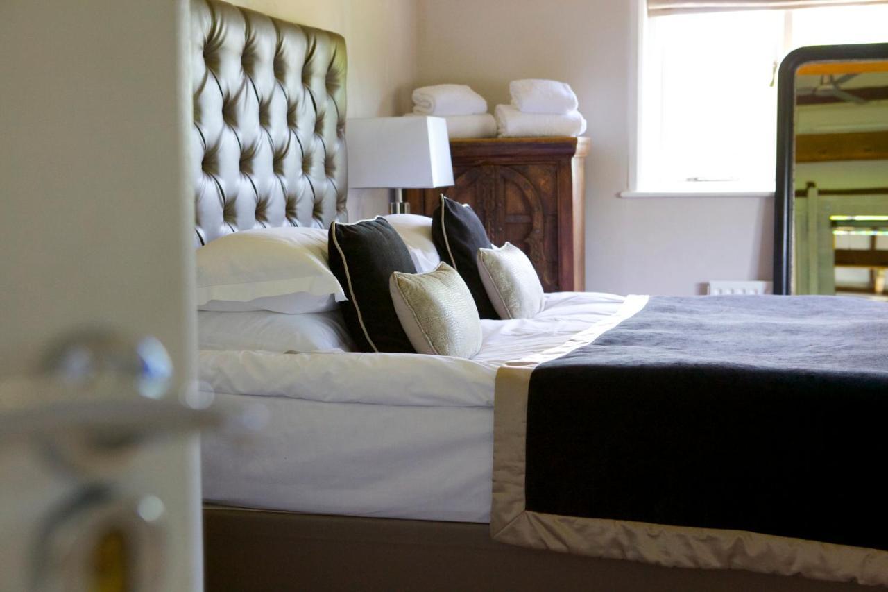 The Inn On The Green Cookham Dean Экстерьер фото